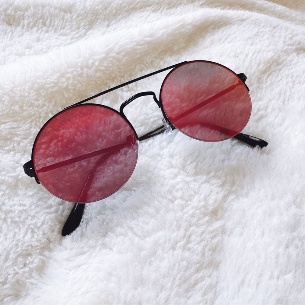 Carly Mirrored Red Chic Round Sunglasses - Picture 4 of 10